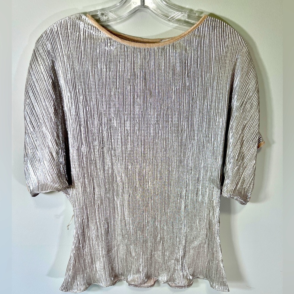 Women's Vintage Scoop Neck Key Hole Back Metallic Blouse